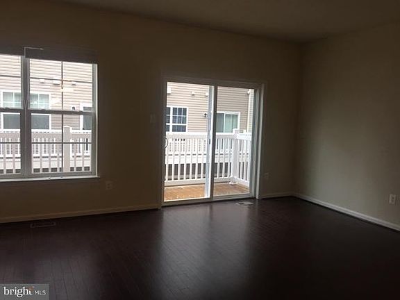 5th image of 7234 Barrberry Ln