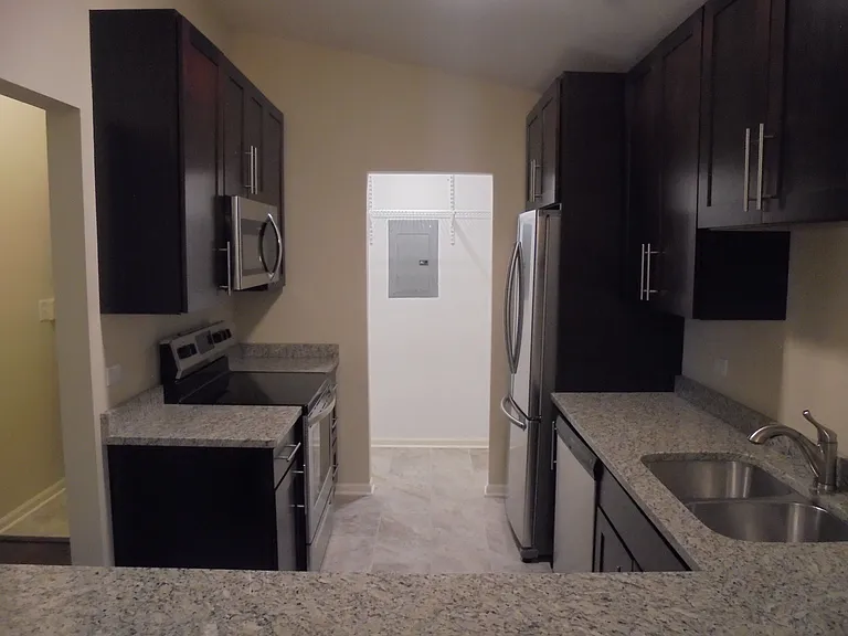 1334 Cunat Ct #2B — Photo 10