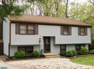 98 Bryant Rd, Turnersville, NJ 08012