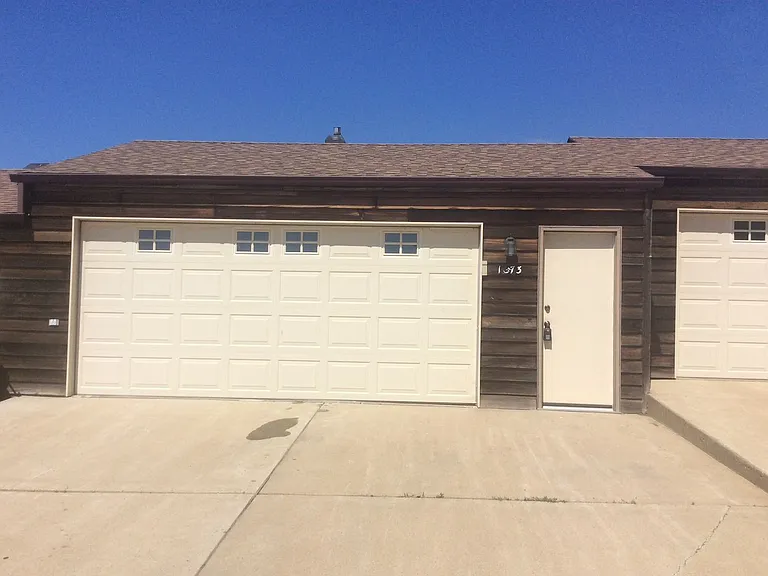 1573 Prairie Ave — Photo 2