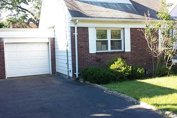 2nd image of 13-18 Plymouth Dr #1X