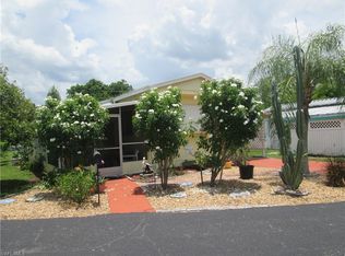 218 Lamplighter Ln, North Fort Myers, FL 33917