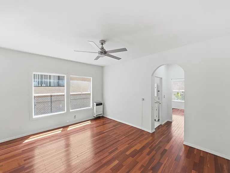 1427 N Kingsley Dr #108 — Photo 7