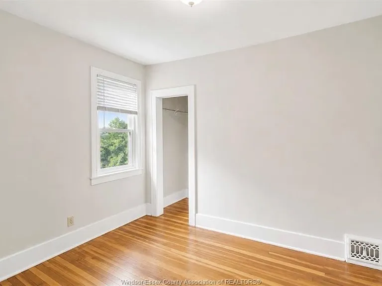 2177 Dougall Ave #UPPER — Photo 7