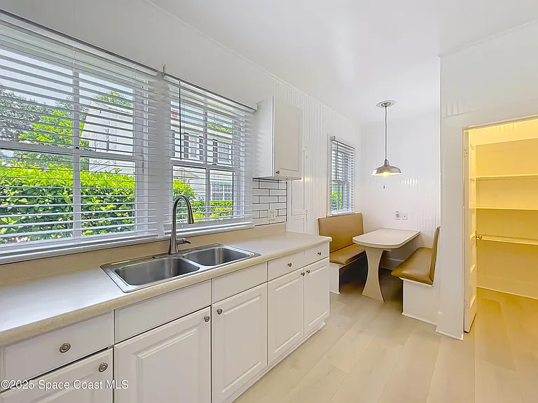 2811 N Indian River Dr — Photo 14