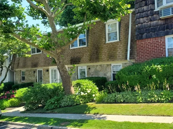 9 Harbour Lane #6A, Oyster Bay, NY 11771