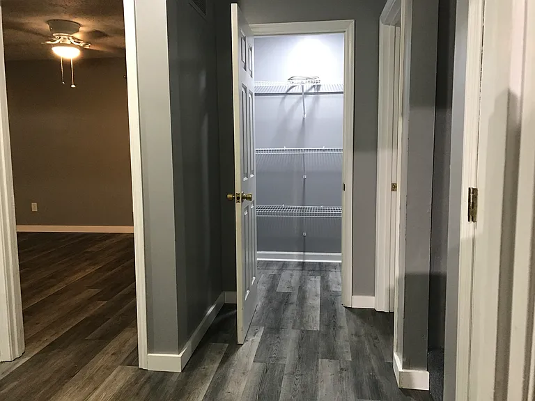 1071 Lakeview Dr — Photo 14