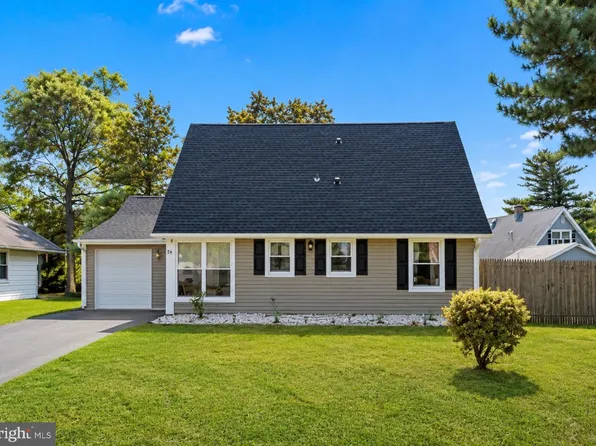 59 Bartlett Ln, Willingboro, NJ 08046