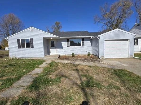 109 E Haig St, Vandalia, MO 63382
