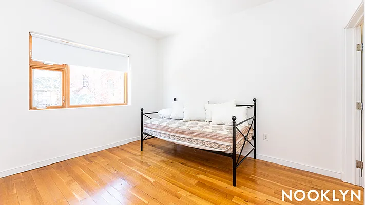 Rented by Nooklyn NYC LLC | media 52
