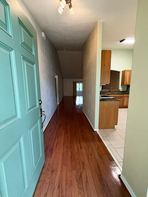 3 bed, 1540 sqft, $2,300 — Photo 2