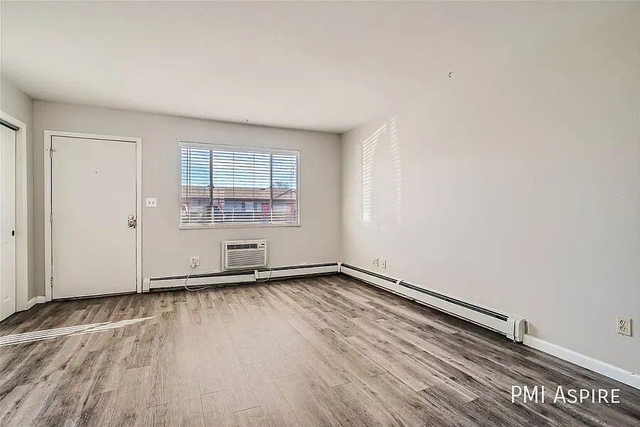 Keri Lyn Apartments — Photo 3