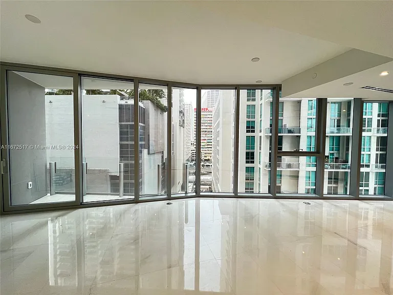 300 S Biscayne Blvd #806E — Photo 10