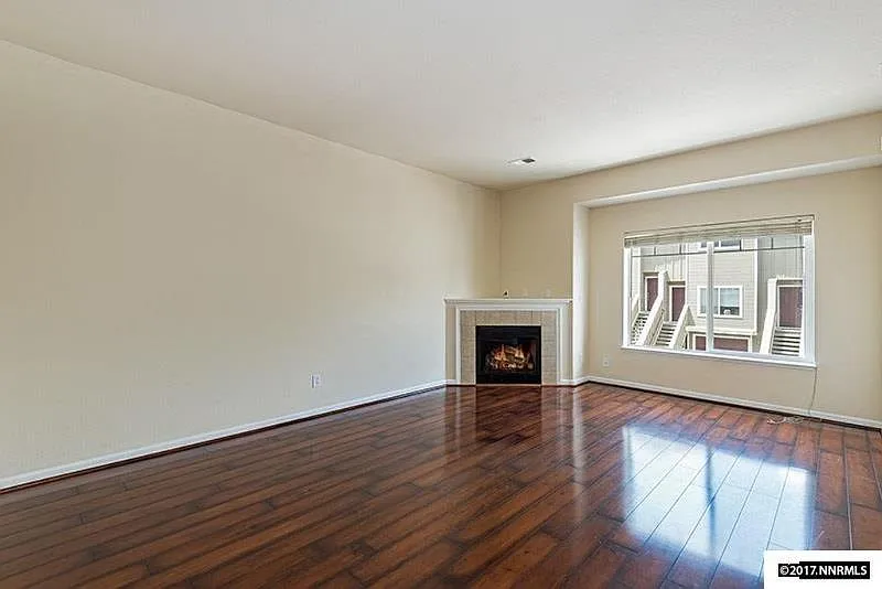 2 Bedroom/2.5 Bath/2 Car Garage Near Unr/Tmcc — Photo 4