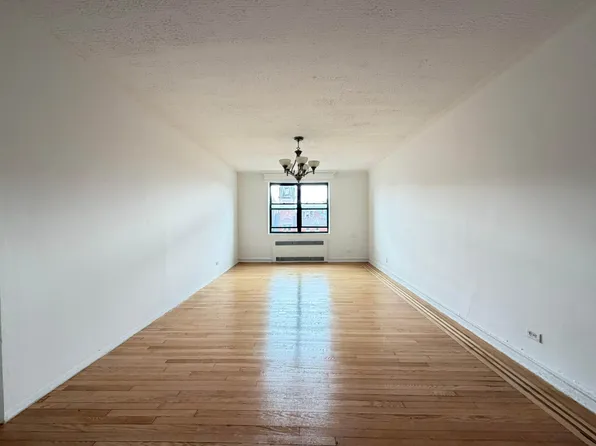 919 Park Place image 1 of 12