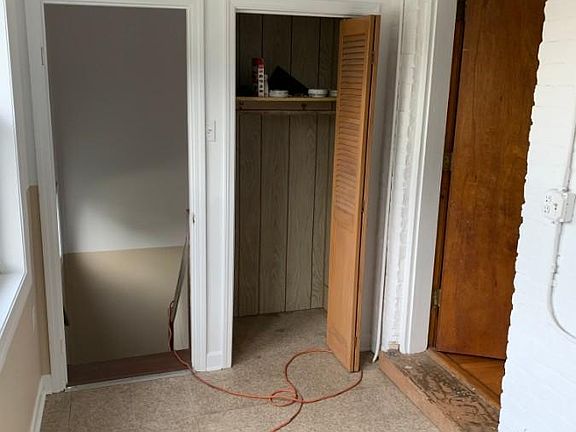 5th image of 1424 W Foster Ave