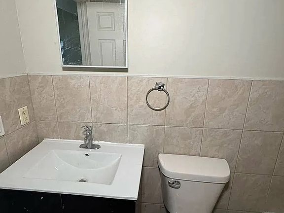 4th image of 406 Park Ave APT 4
