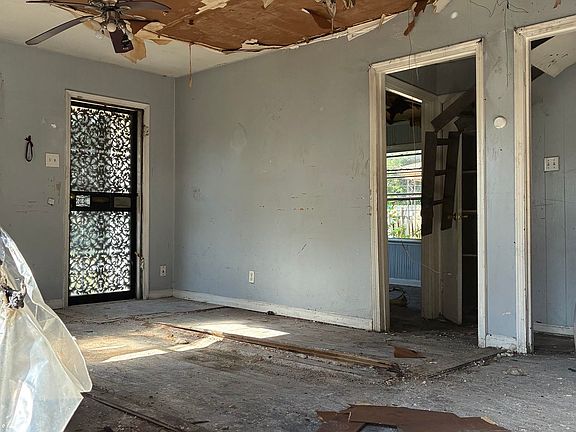 4th image of 2022 Hubert Ave