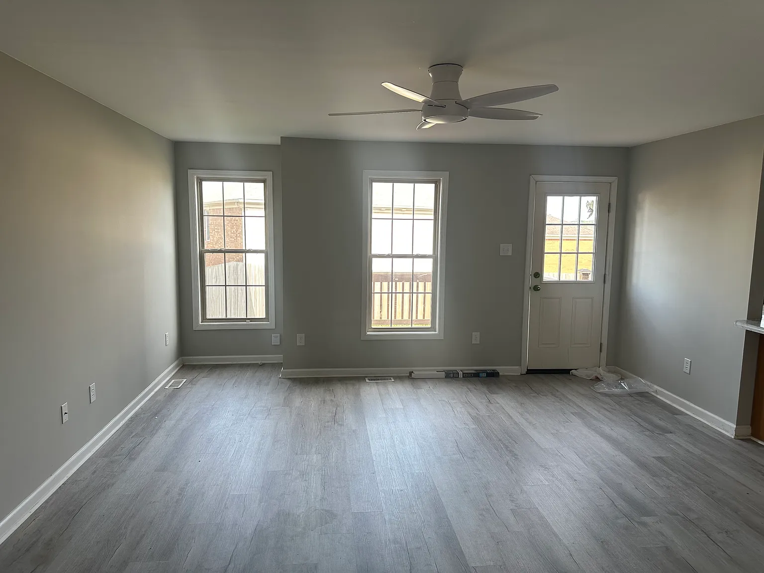 3 bed, 2.5 bath, 1634 sqft, $1,895 — Photo 2
