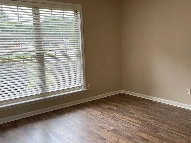 2072 Cribbs Mill Ln — Photo 7