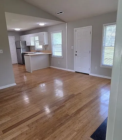 6000 Cherokee Dr SE — Photo 5