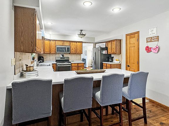5th image of 9204 W 143rd Pl
