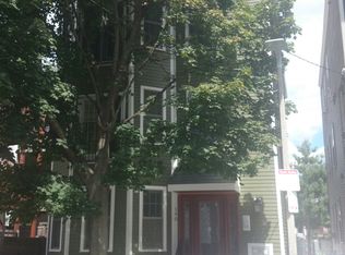 190 W 6th St #3, South Boston, MA 02127