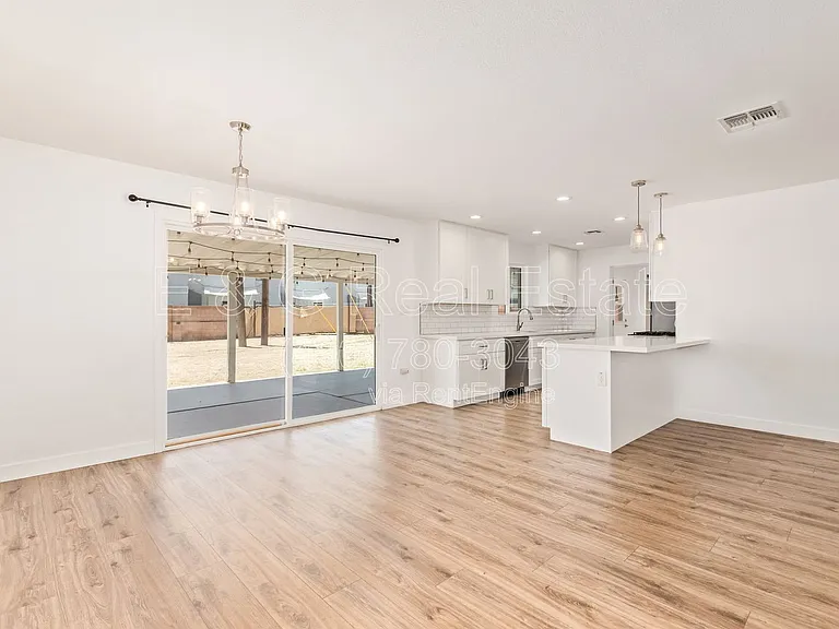 1809 E Concorda Dr — Photo 5