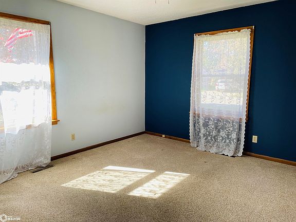 3rd image of 1104 Aspen Ave
