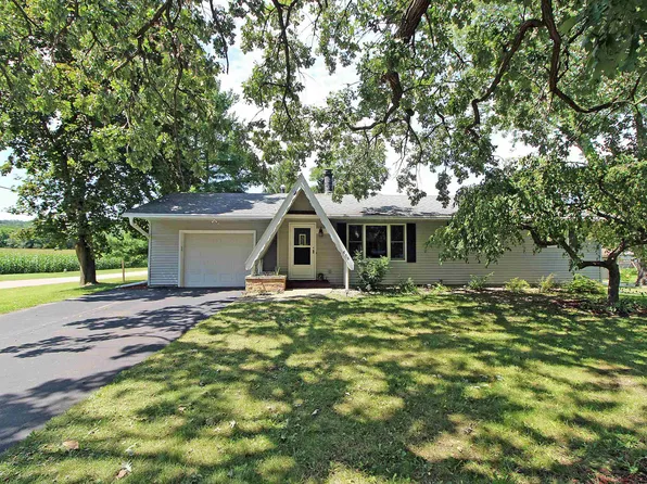 630 Brodhead St, Mazomanie, WI 53560