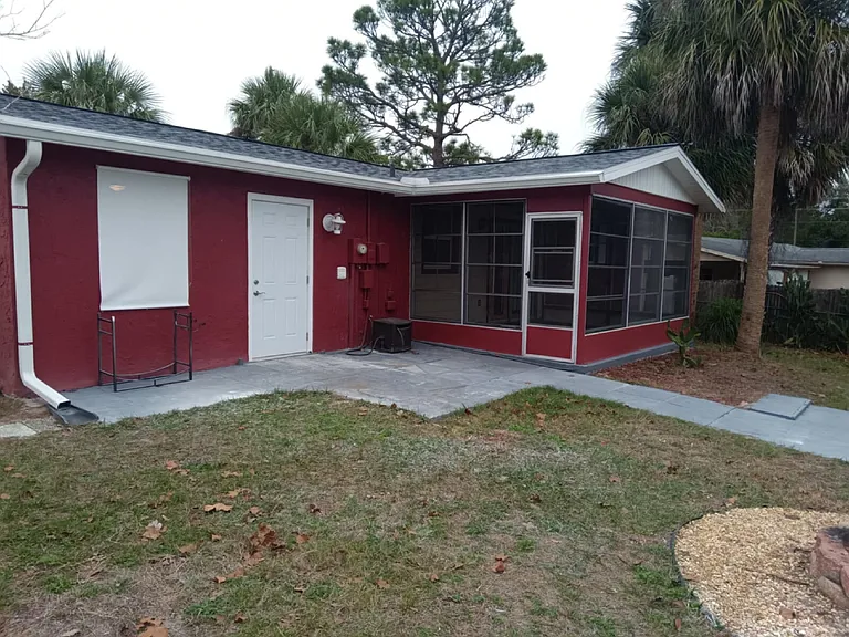 4404 Hagen Ave — Photo 3