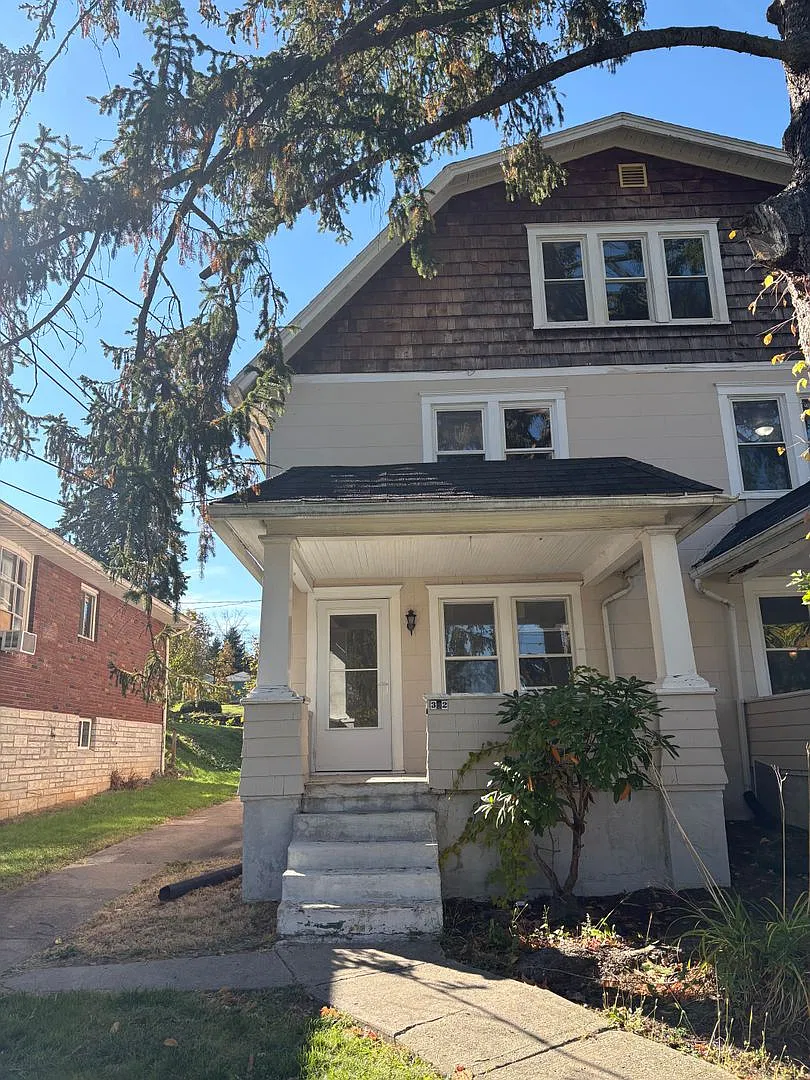 362 Fisher St — Photo 1