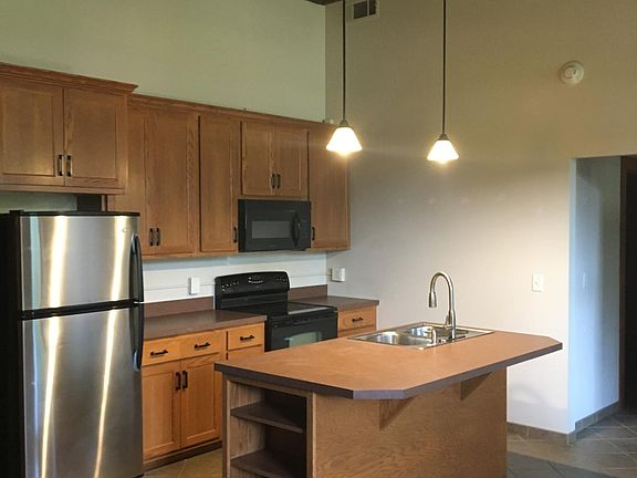 2nd image of 519 Owen St Unit 8