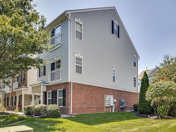 2nd image of 333 Harbour Blvd