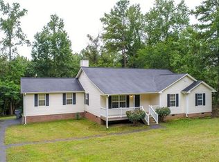 1329 Breezewood Dr, Charlotte, NC 28262
