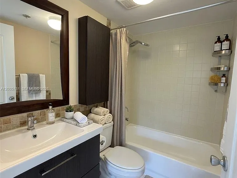 3052 SW 27th Ave #204 — Photo 10
