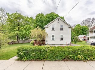 4 Maple St, Agawam, MA 01001