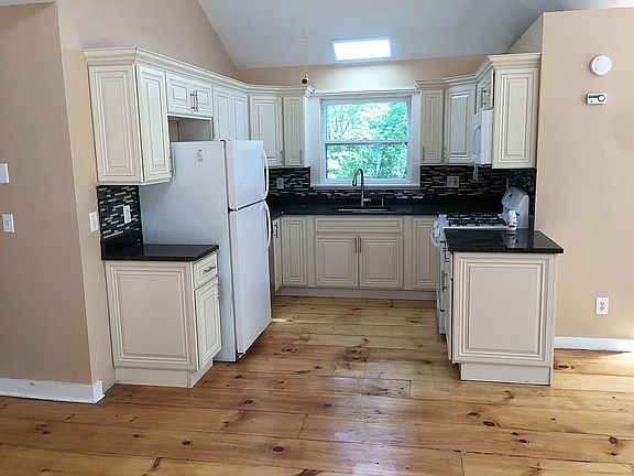 2nd image of 77 E Moriches Blvd