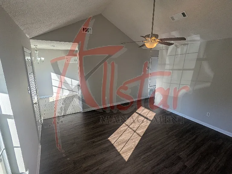502 Village Cv — Photo 6