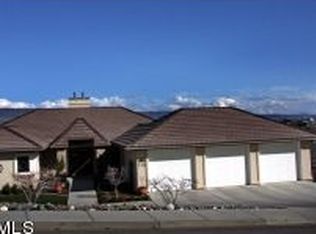 735 Castle Heights Dr, Wenatchee, WA 98801