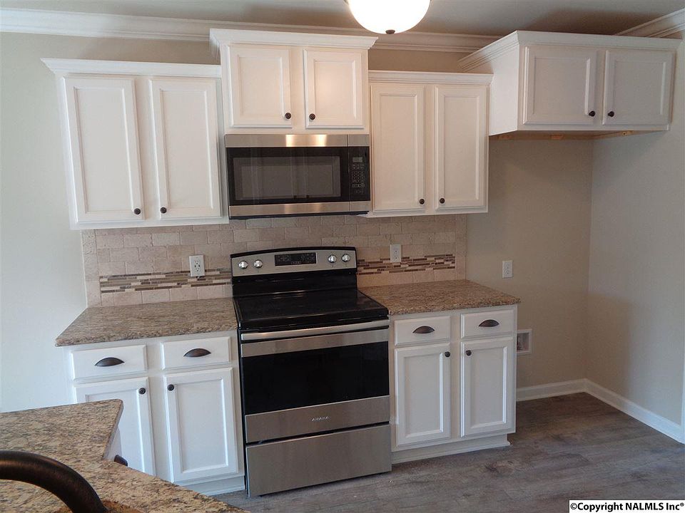 2nd image of 130 Meadowglade Ln