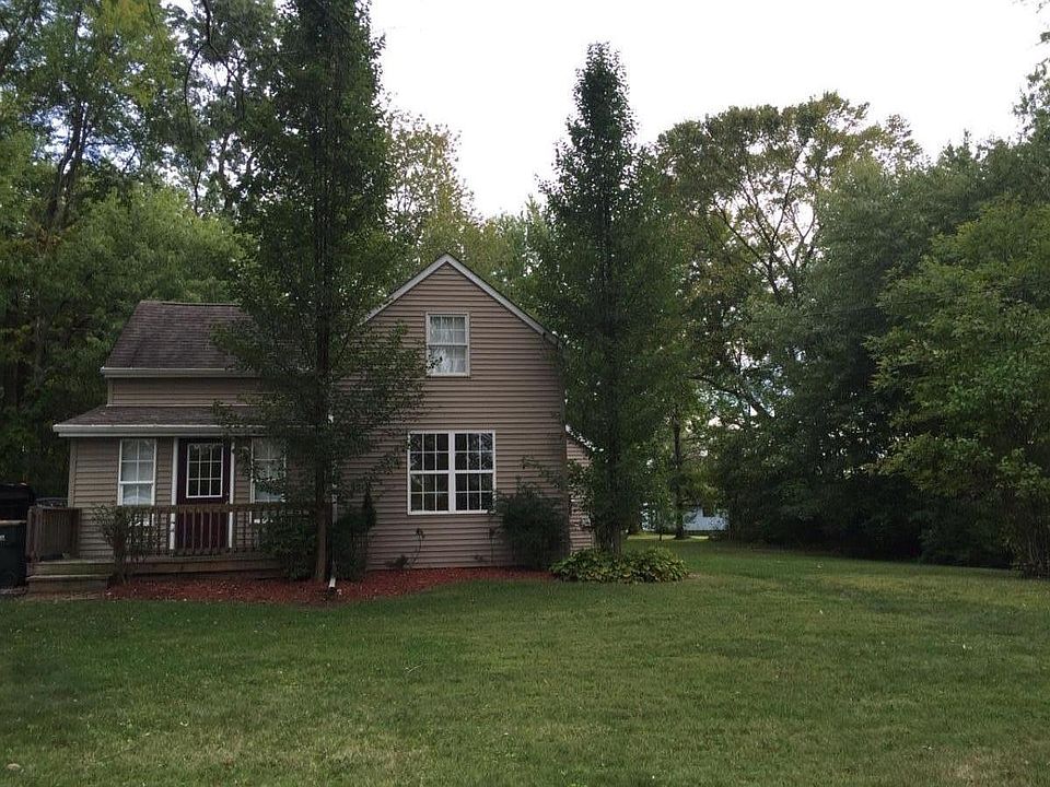 1st image of 445 Ferncliff Ave