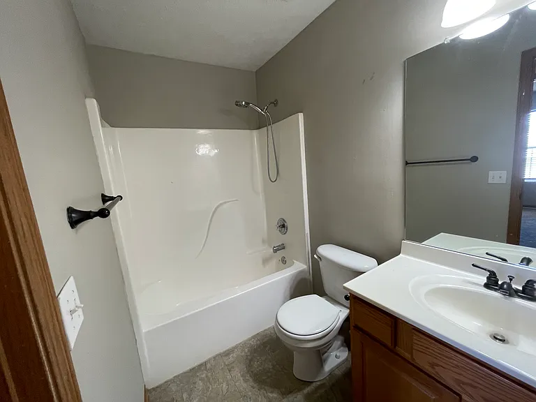 8013 Newport Ave — Photo 12
