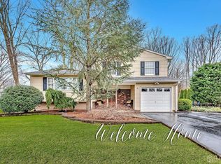 4 Gladstone Dr, East Brunswick, NJ 08816