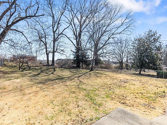5th image of 108 Camellia Dr