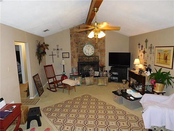 3rd image of 7308 Maple Dr