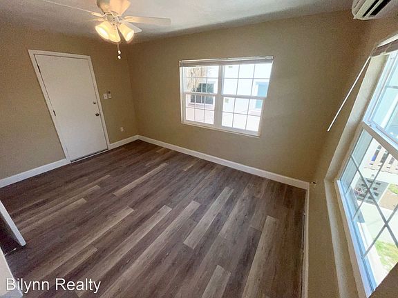 5th image of 801 Grove St N APT 4