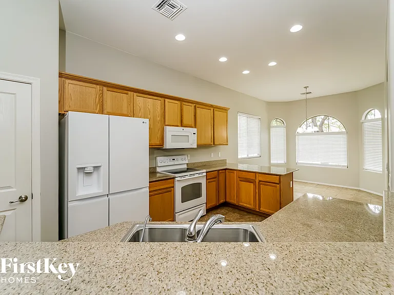 12891 N Westminster Dr — Photo 5