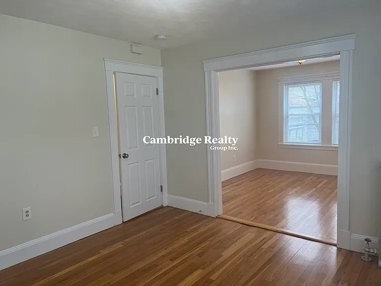 20 Henley St — Photo 6