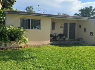 3246 Hayes St, Hollywood, FL 33021